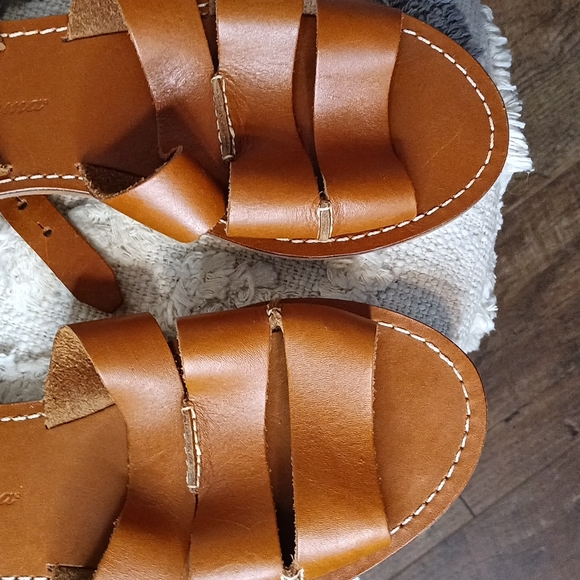 Tommy Bahamas🌴 Tan sandals❤️❤️❤️ - Picture 6 of 8